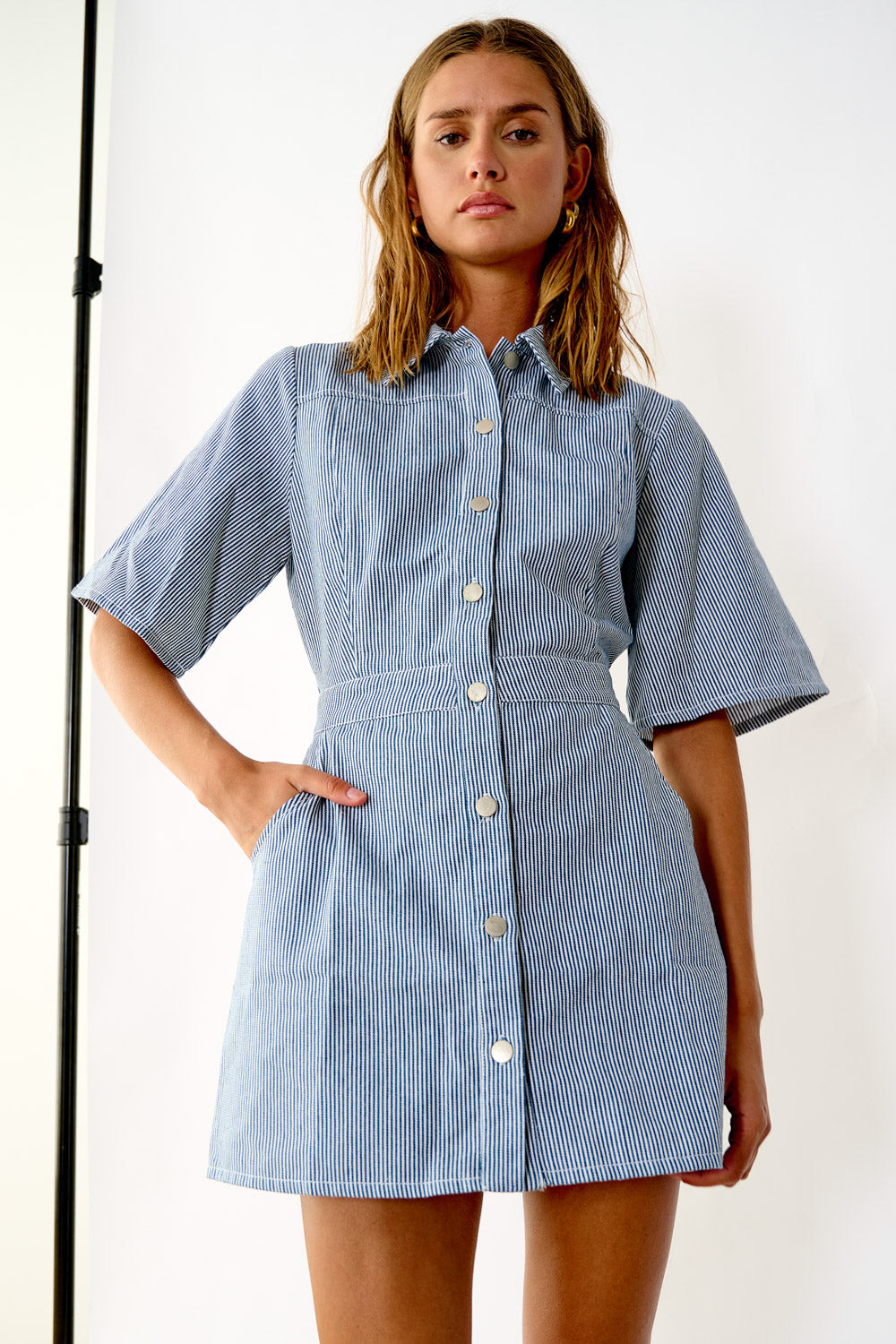 Noellas Benita Dress Light Blue. Køb Kjoler hos www.noillafashion.com
model_183_S