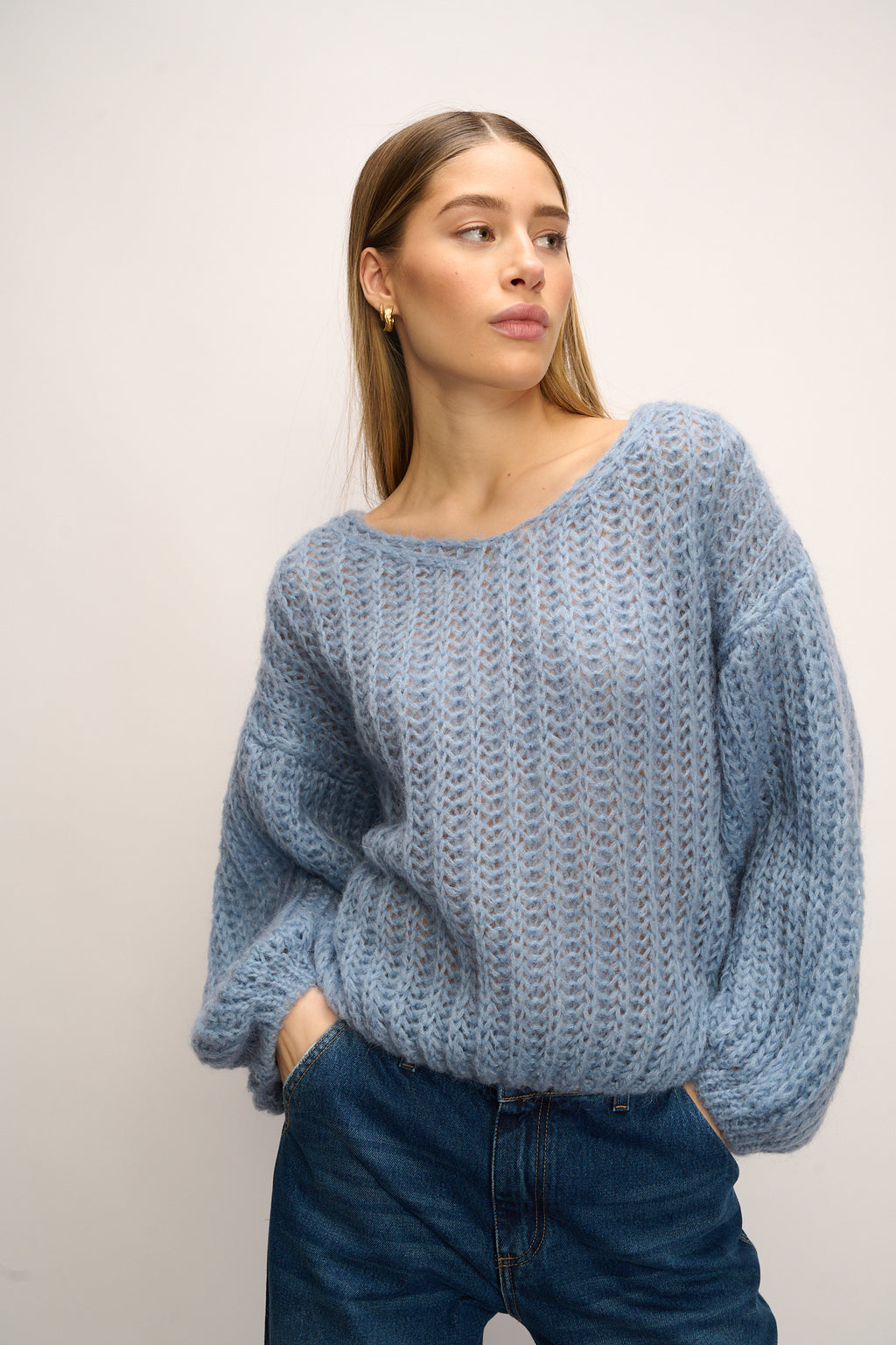 Noellas Joseph Knit Sweater Dusty Blue. Køb Striktrøjer hos www.noillafashion.com
