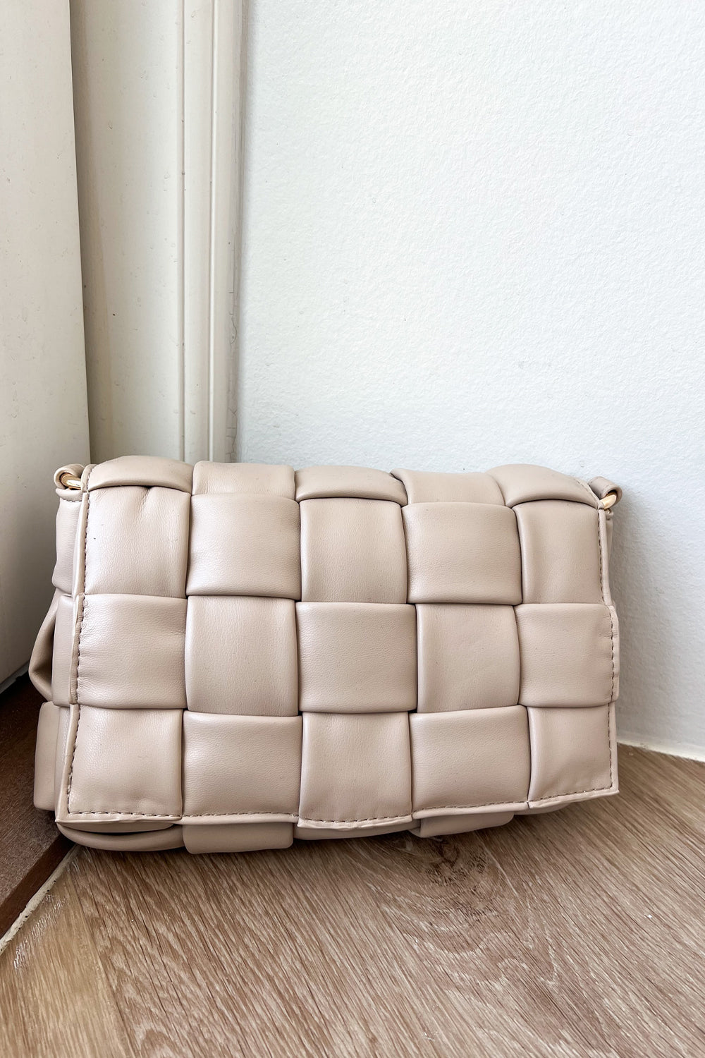 Noellas Brick Bag Beige. Køb Tasker hos www.noillafashion.com