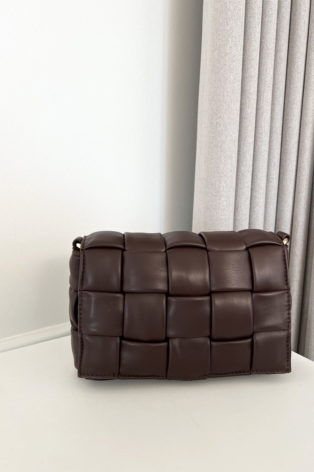 Noellas Brick Bag Dark Brown. Køb Tasker hos www.noillafashion.com