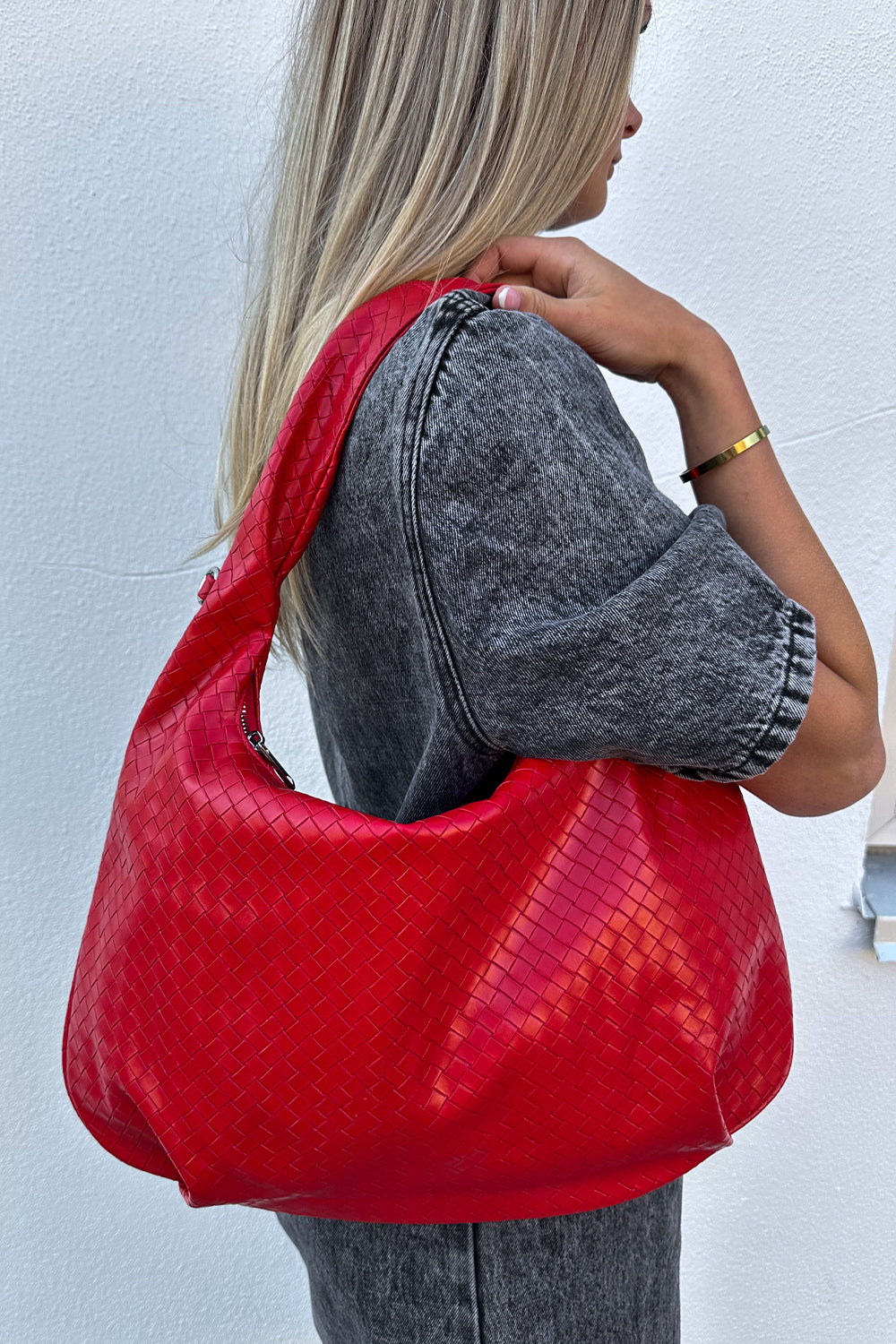 Noellas Peony Hobo Bag Red. Køb Tasker hos www.noillafashion.com