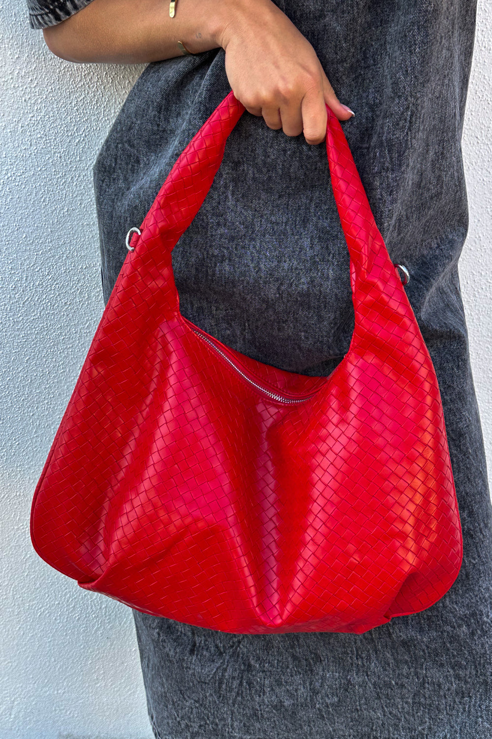 Noellas Peony Hobo Bag Red. Køb Tasker hos www.noillafashion.com