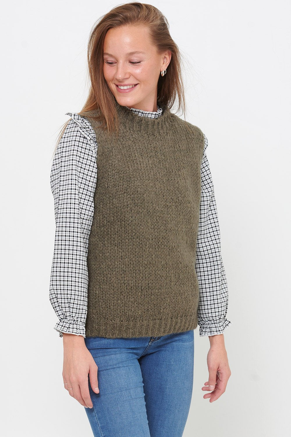 Noellas Kala Knit Vest Army. Køb Veste hos www.noillafashion.com